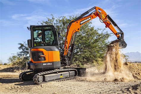 who makes doosan excavators